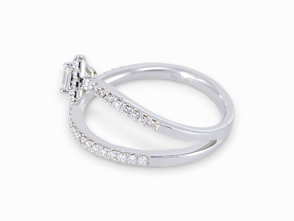 18K White Gold Baguette Cut Diamond Ring