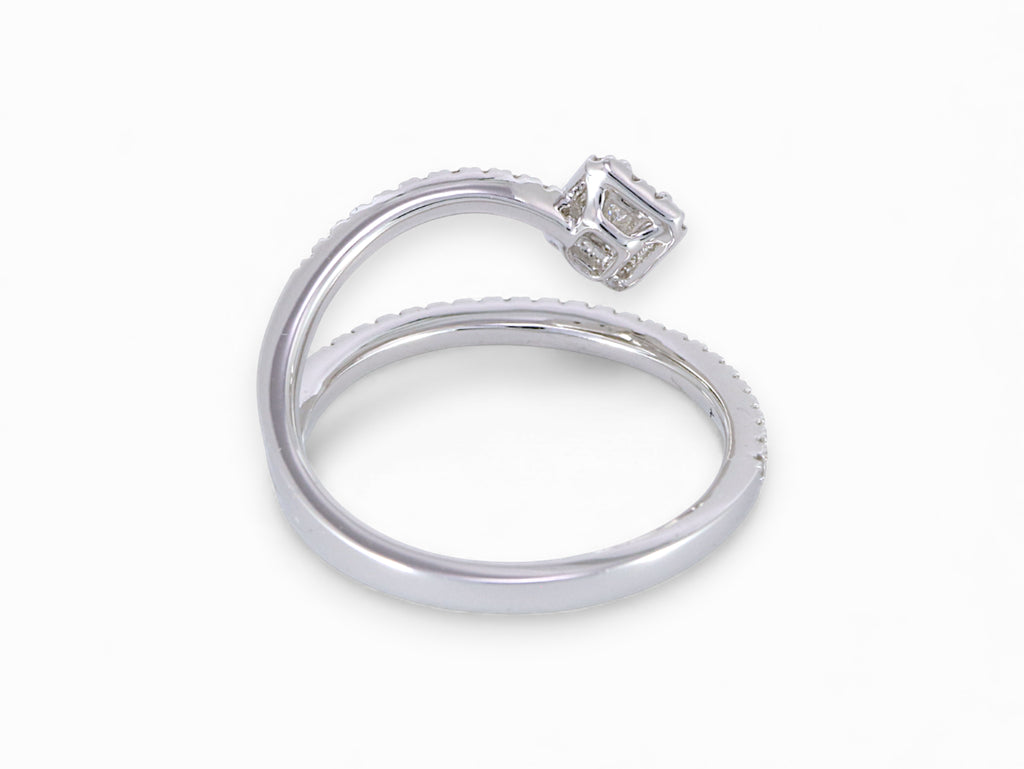 18K White Gold Baguette Cut Diamond Ring