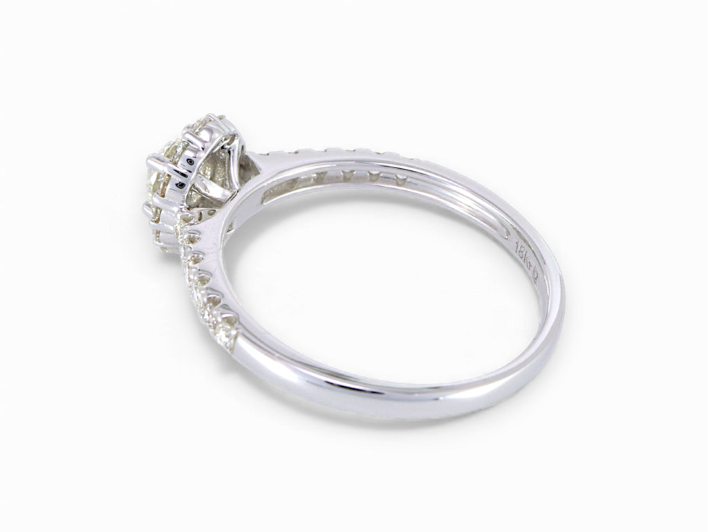 18K White Gold Round Brilliant Cut Diamond Engagement Ring
