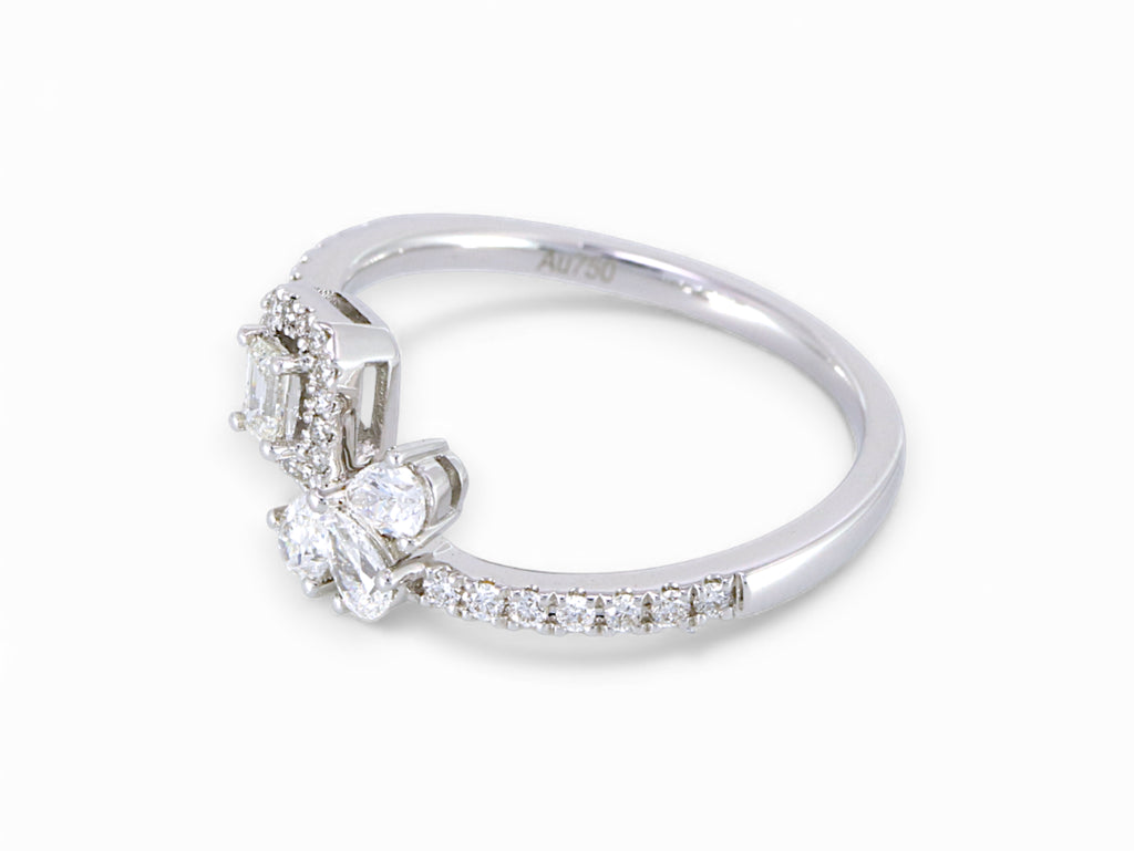18K White Gold Baguette Pear Cut Diamond Ring