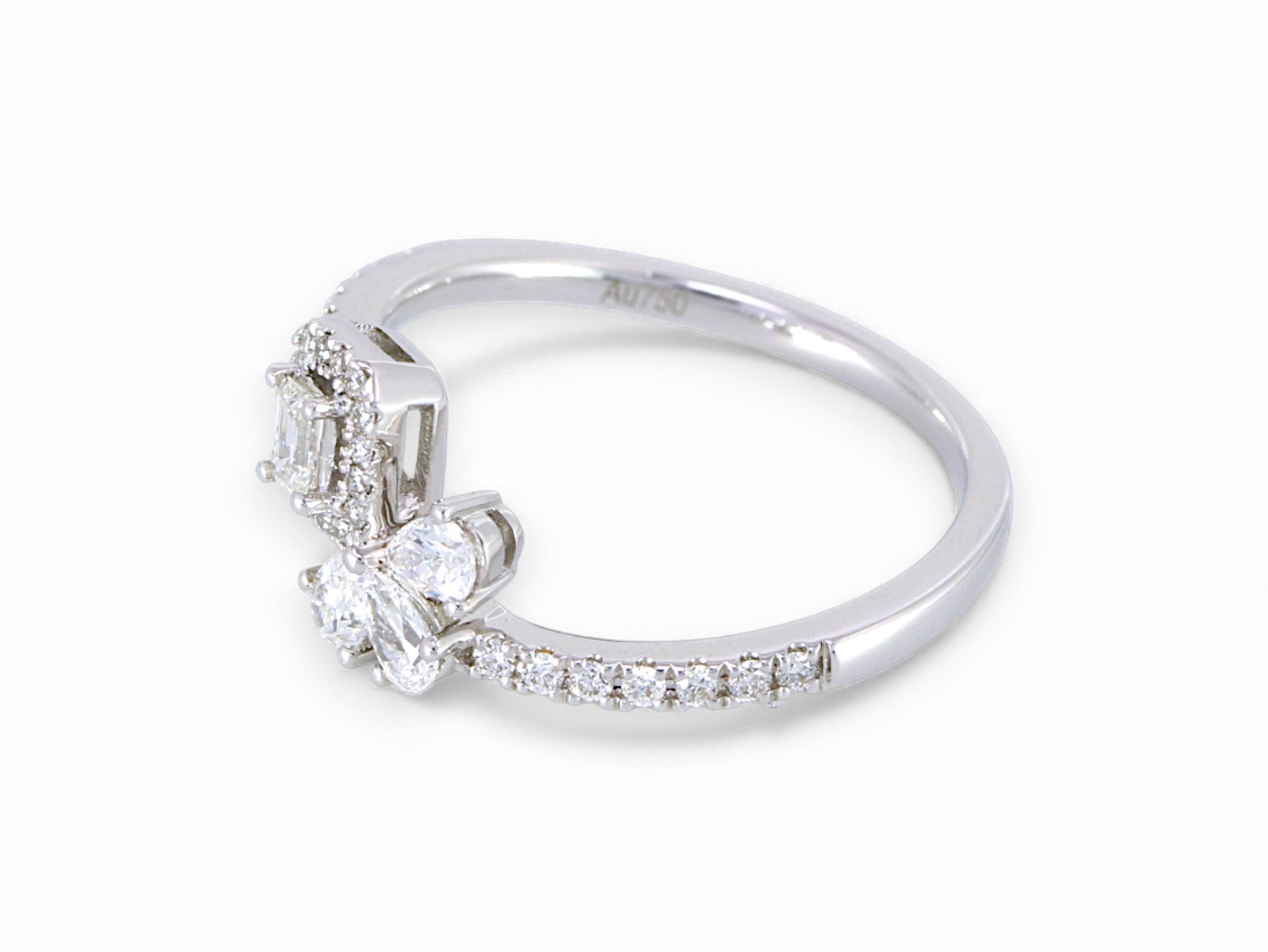 18K White Gold Baguette Pear Cut Diamond Ring