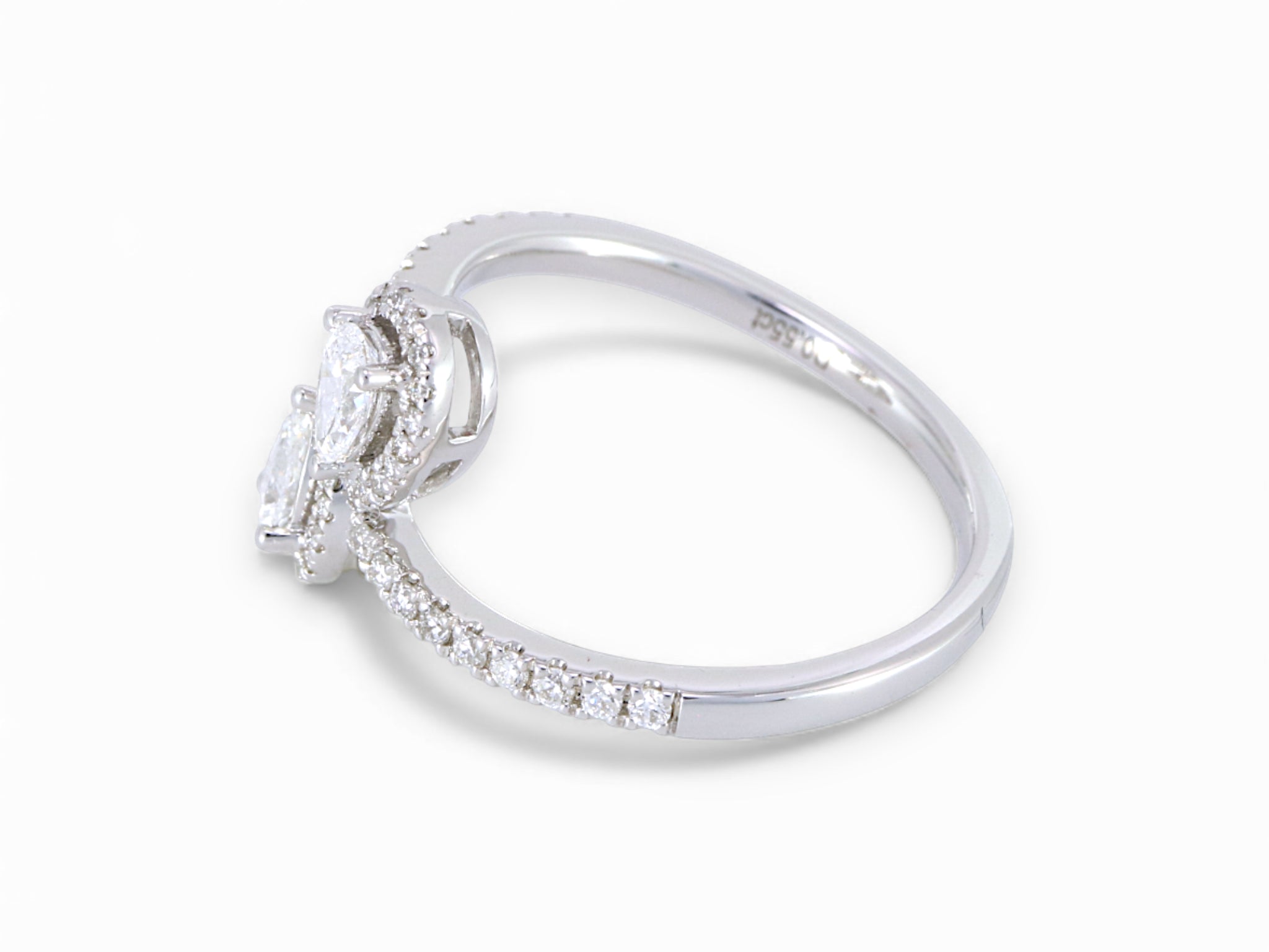 18K White Gold Pear Cut Diamond Ring