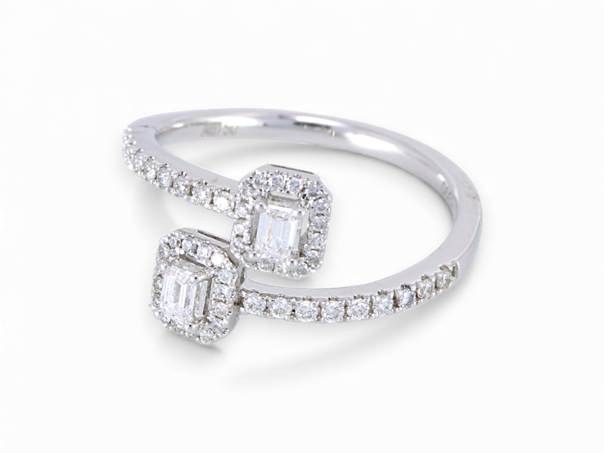 18K White Gold Baguette Cut Diamond Ring
