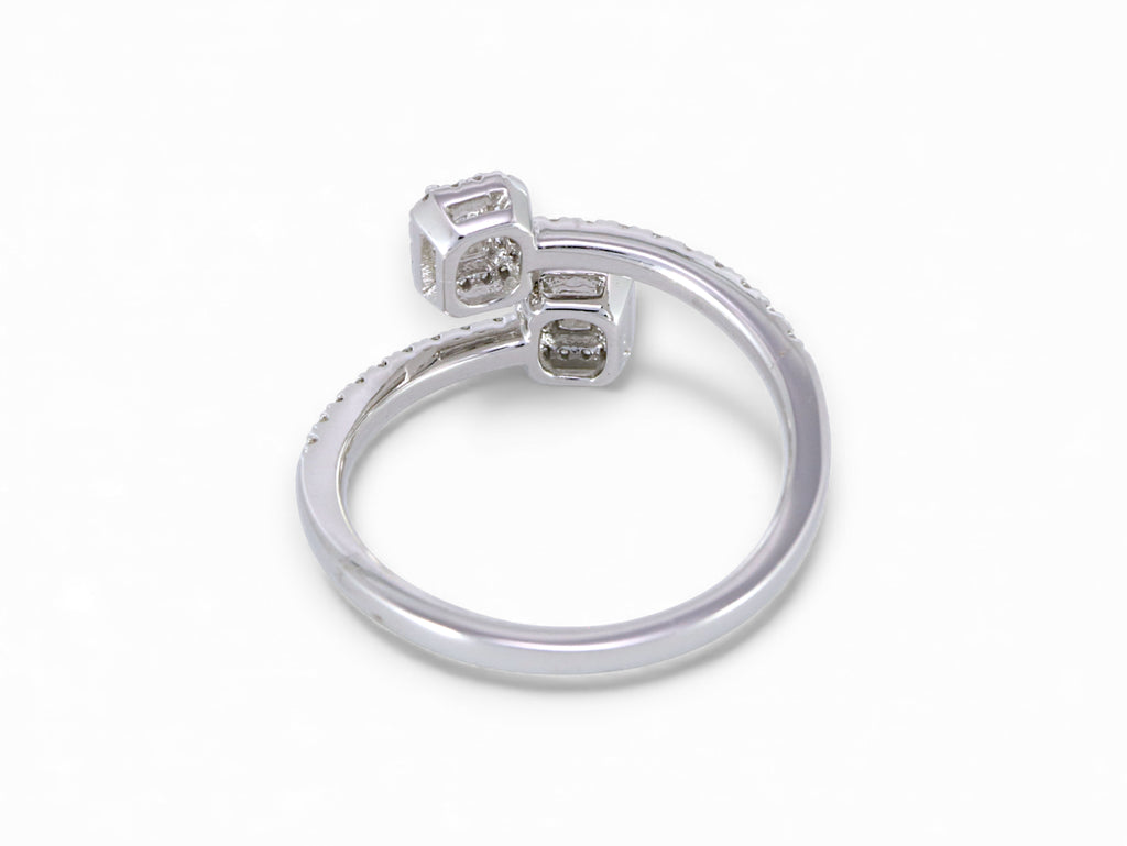 18K White Gold Baguette Cut Diamond Ring