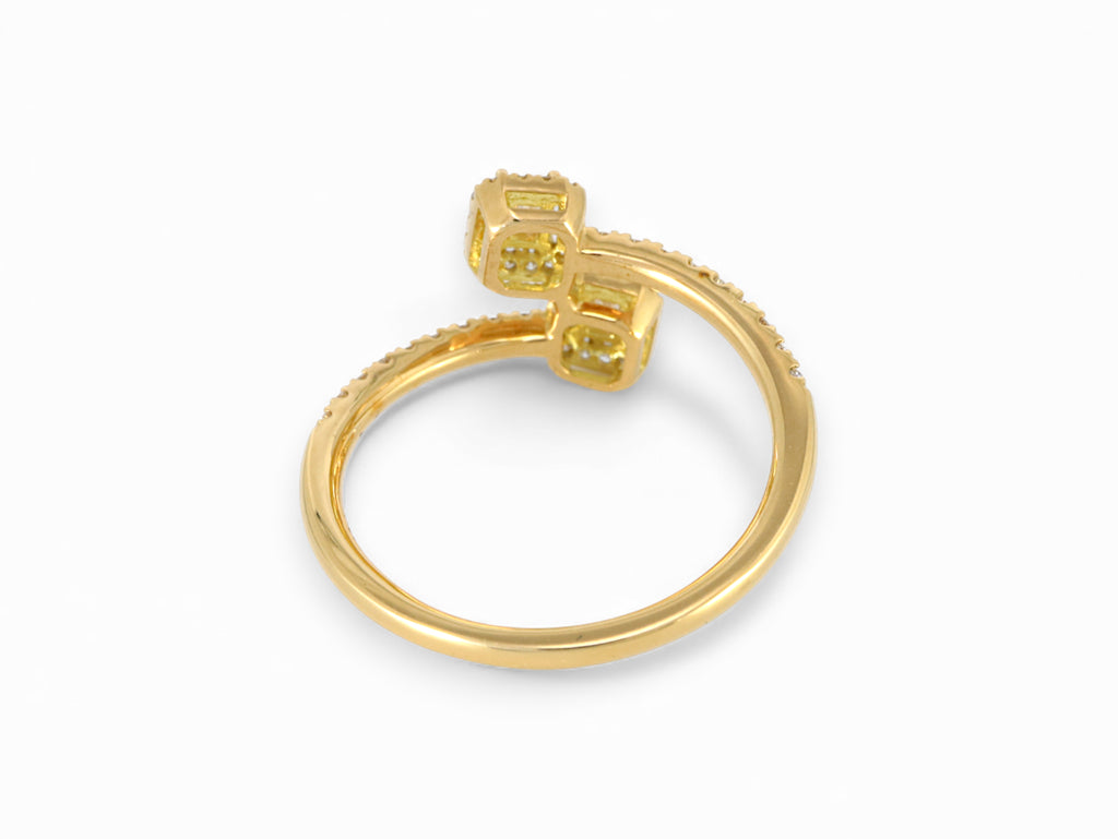 18K Yellow Gold Baguette Cut Diamond Ring