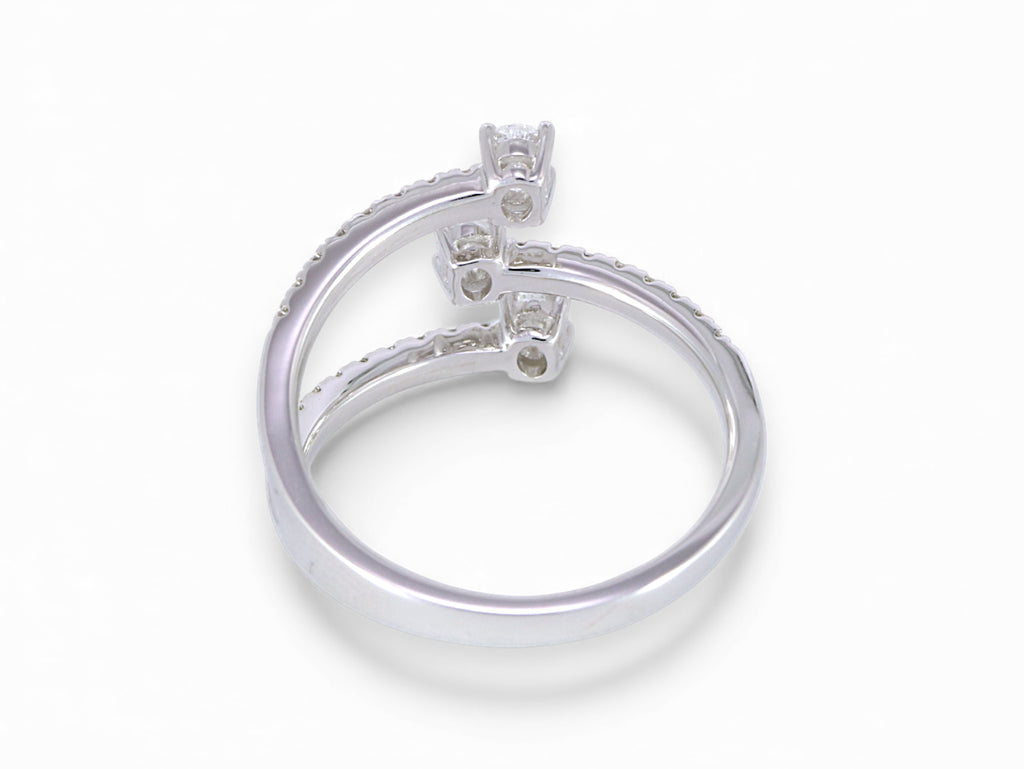 18K White Gold 3 Stone Oval Cut Diamond Ring