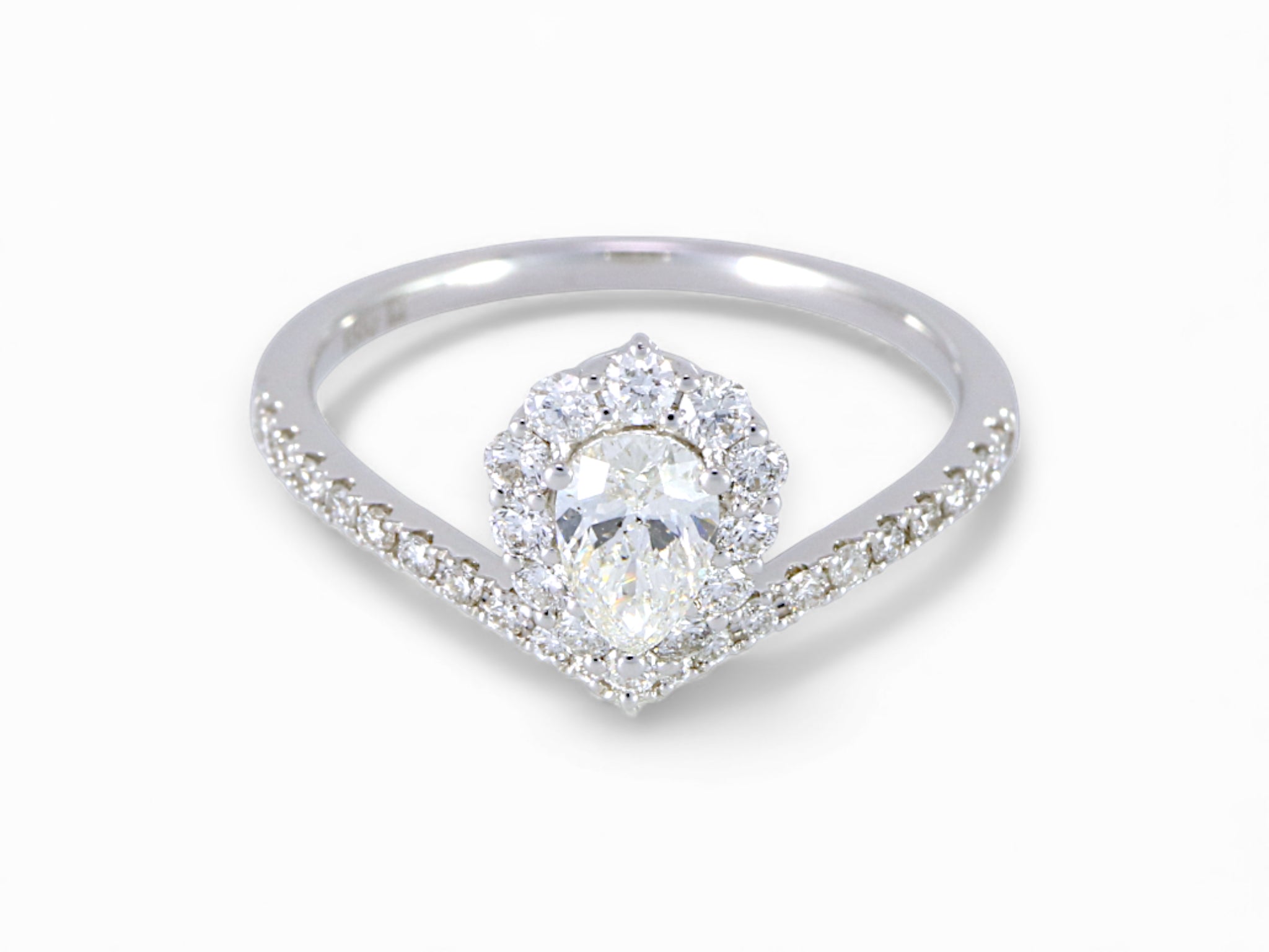 18K White Gold Pear Cut Diamond Halo Engagement Ring