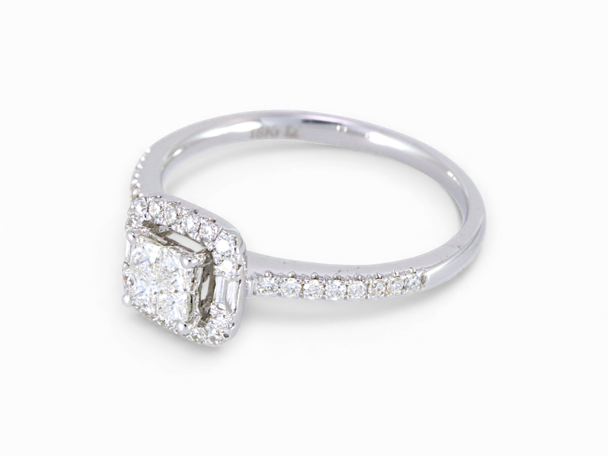 18K White Gold Princess and Baguette Cut Diamond Engagement Ring