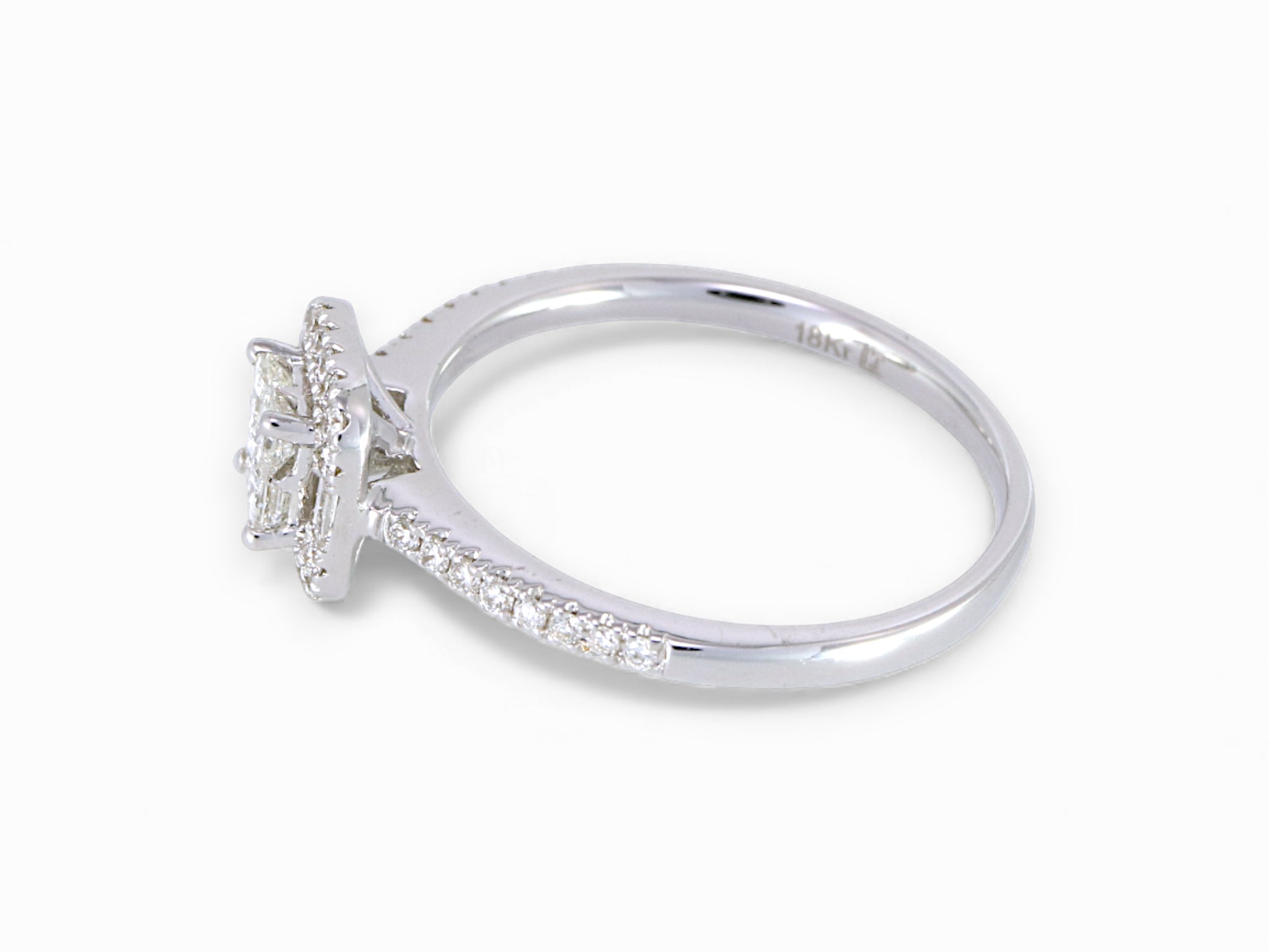 18K White Gold Princess and Baguette Cut Diamond Engagement Ring