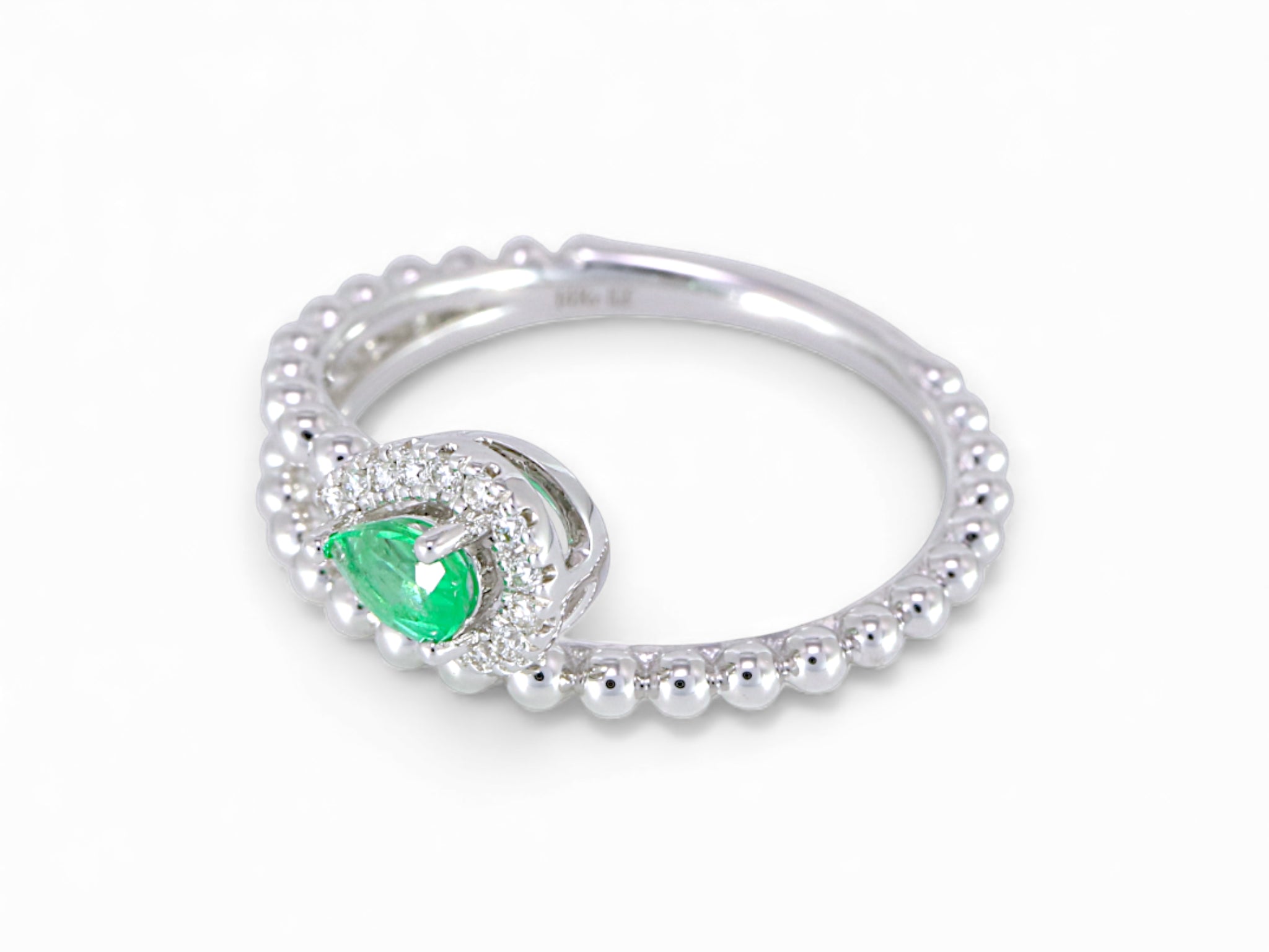 18K Yellow Gold Pear Cut Emerald with Diamond Halo Ring