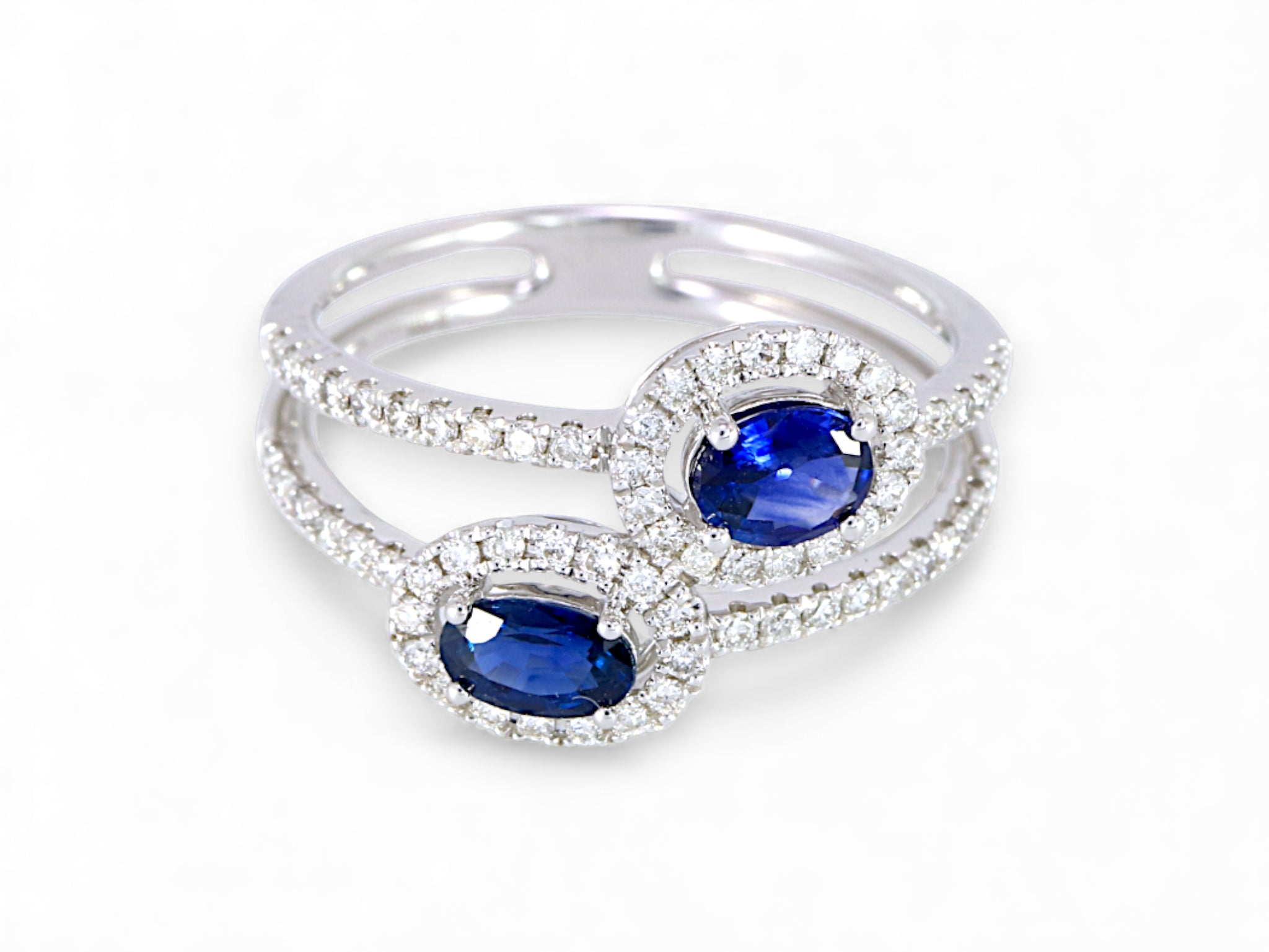 14K White Gold Oval Cut Sapphire with Diamond Halo Ring
