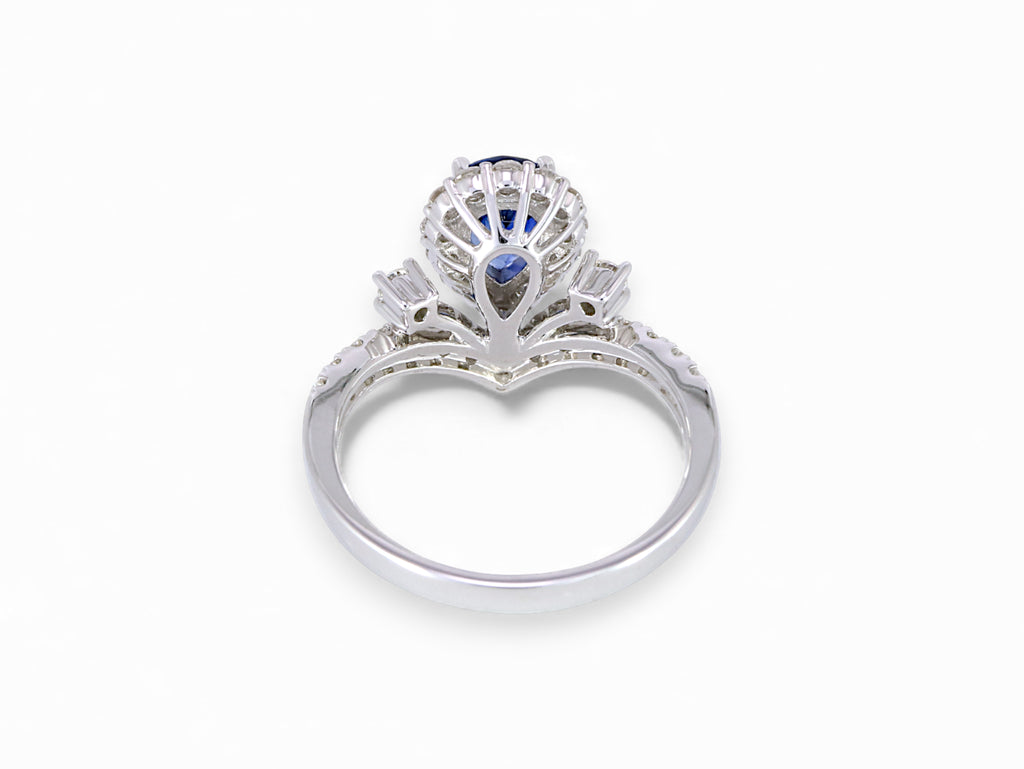 18K White Gold Pear Cut Sapphire with Diamond Halo Ring