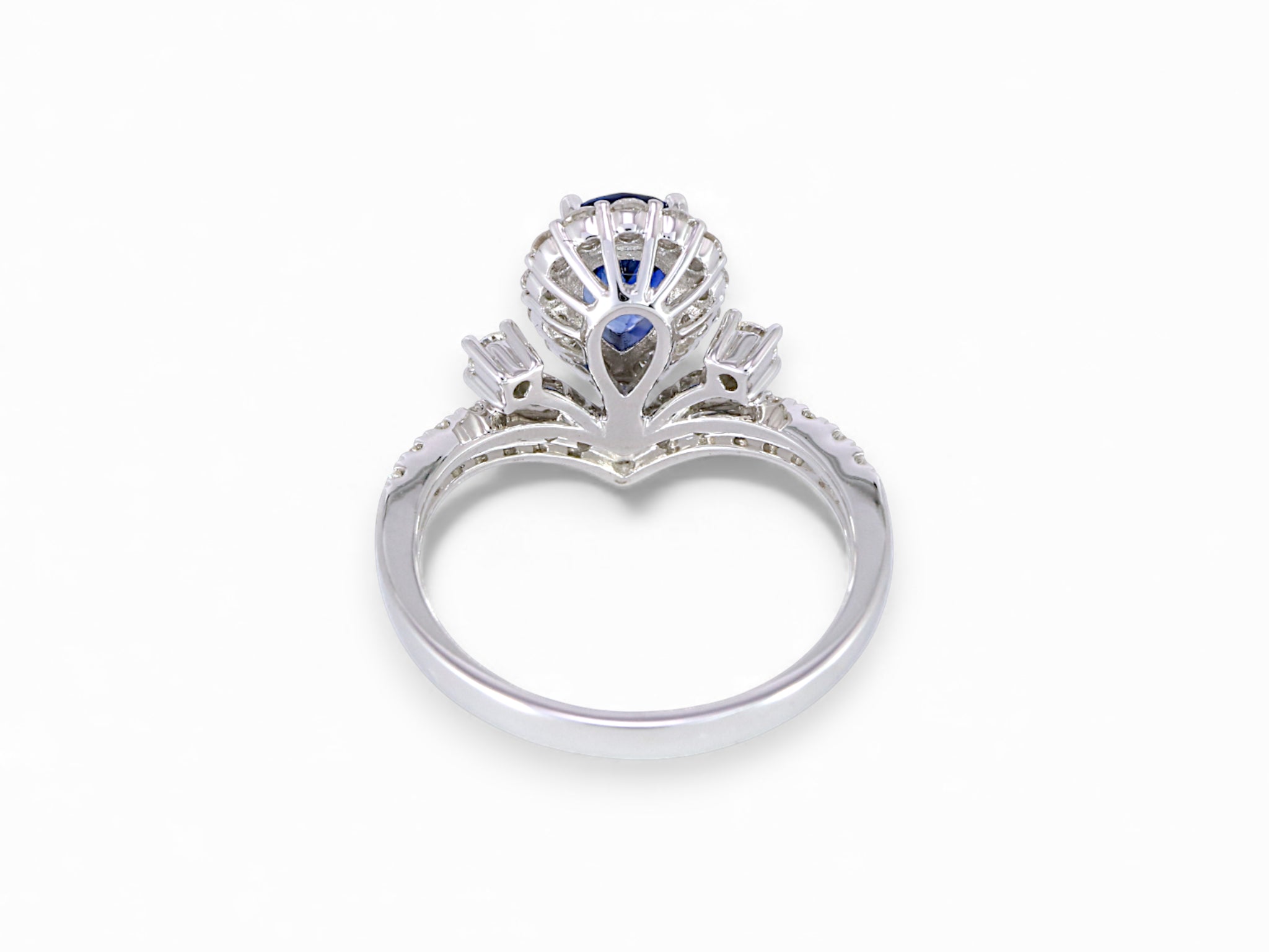 18K White Gold Pear Cut Sapphire with Diamond Halo Ring
