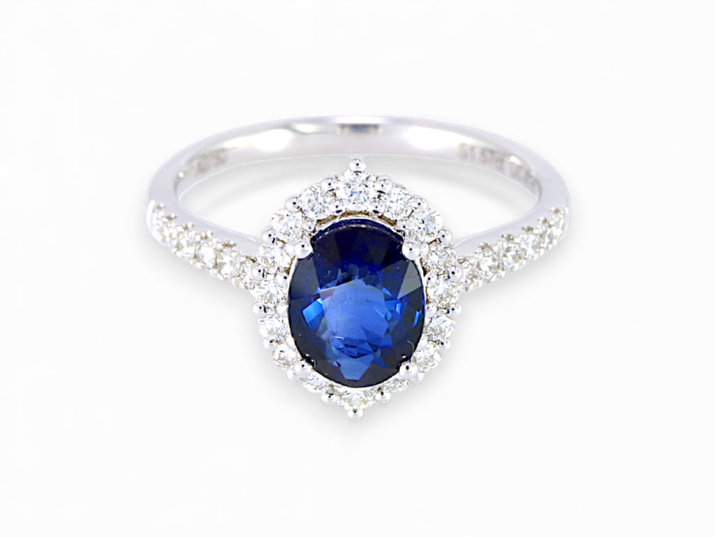 18K White Gold Oval Cut Sapphire with Diamond Halo Ring