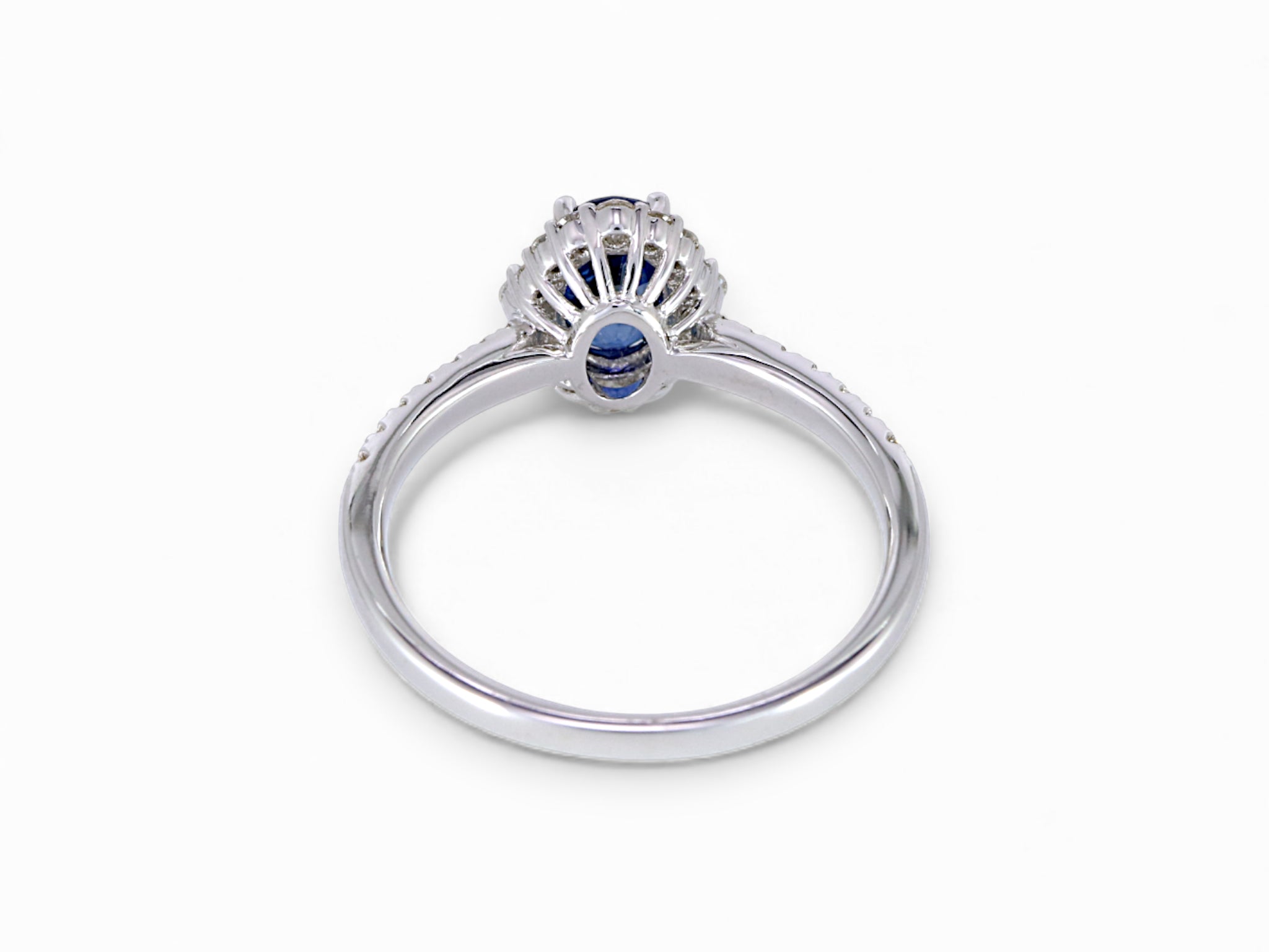 18K White Gold Oval Cut Sapphire with Diamond Halo Ring