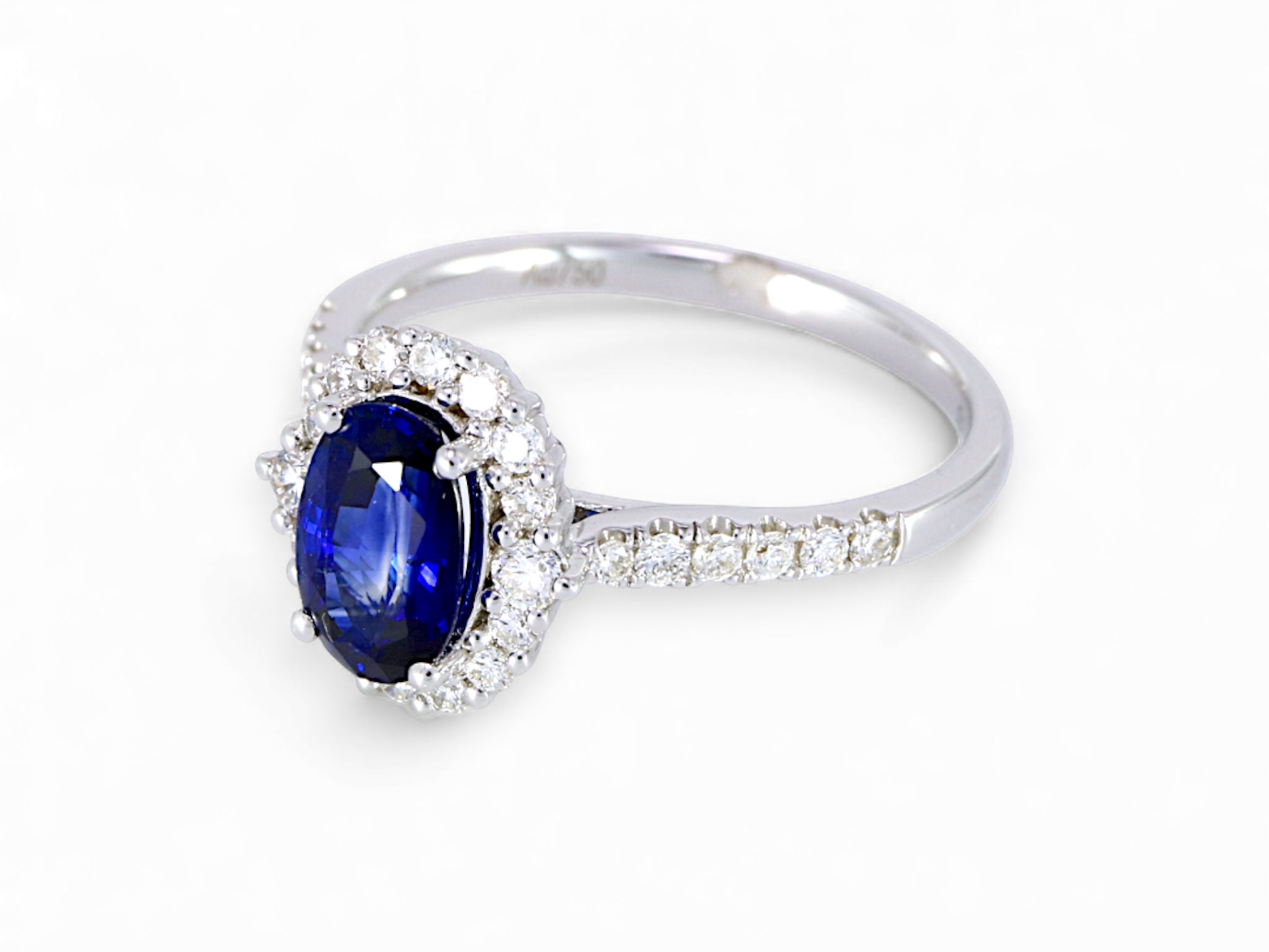 18K White Gold Oval Cut Sapphire with Diamond Halo Ring