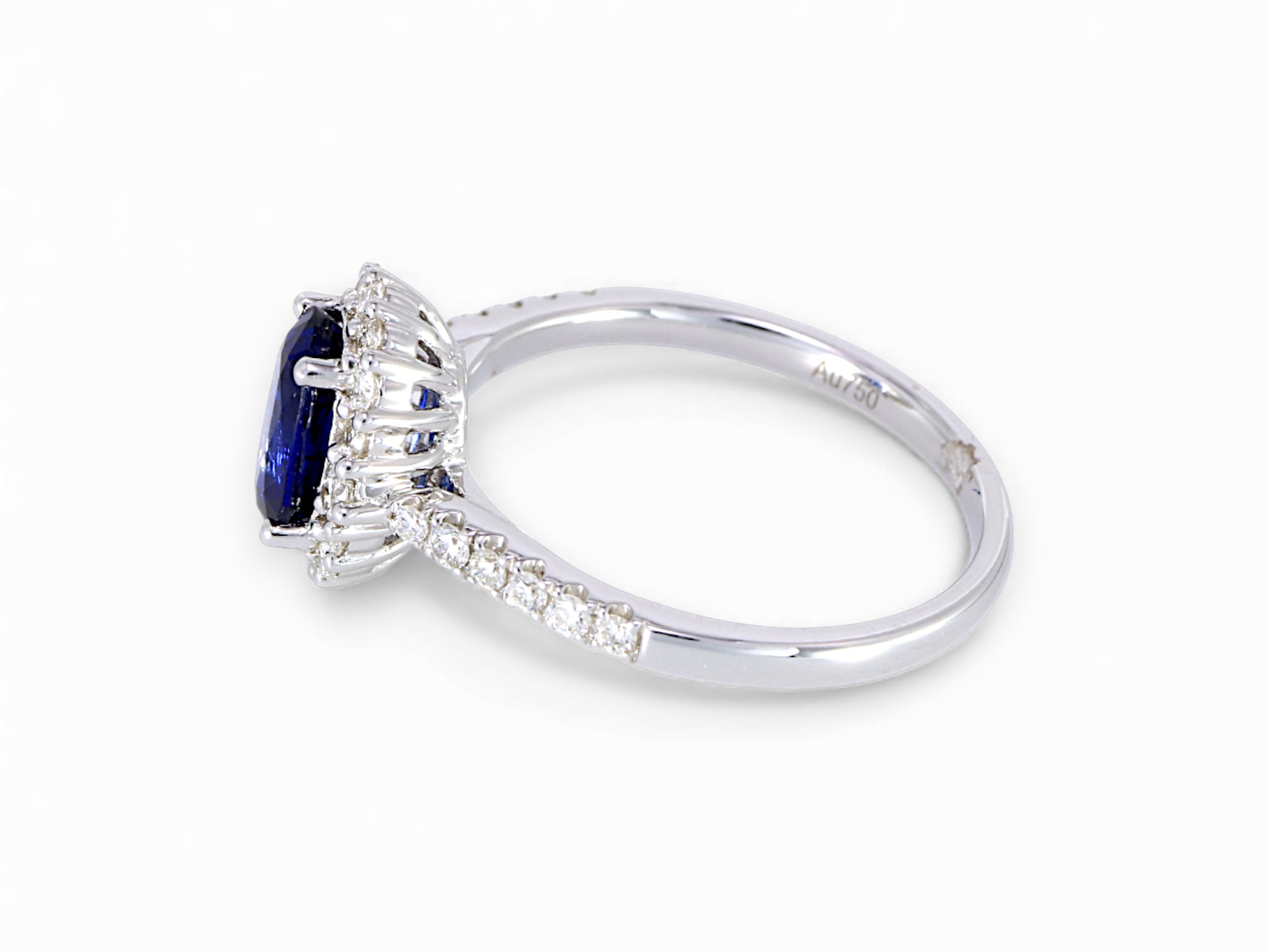 18K White Gold Oval Cut Sapphire with Diamond Halo Ring