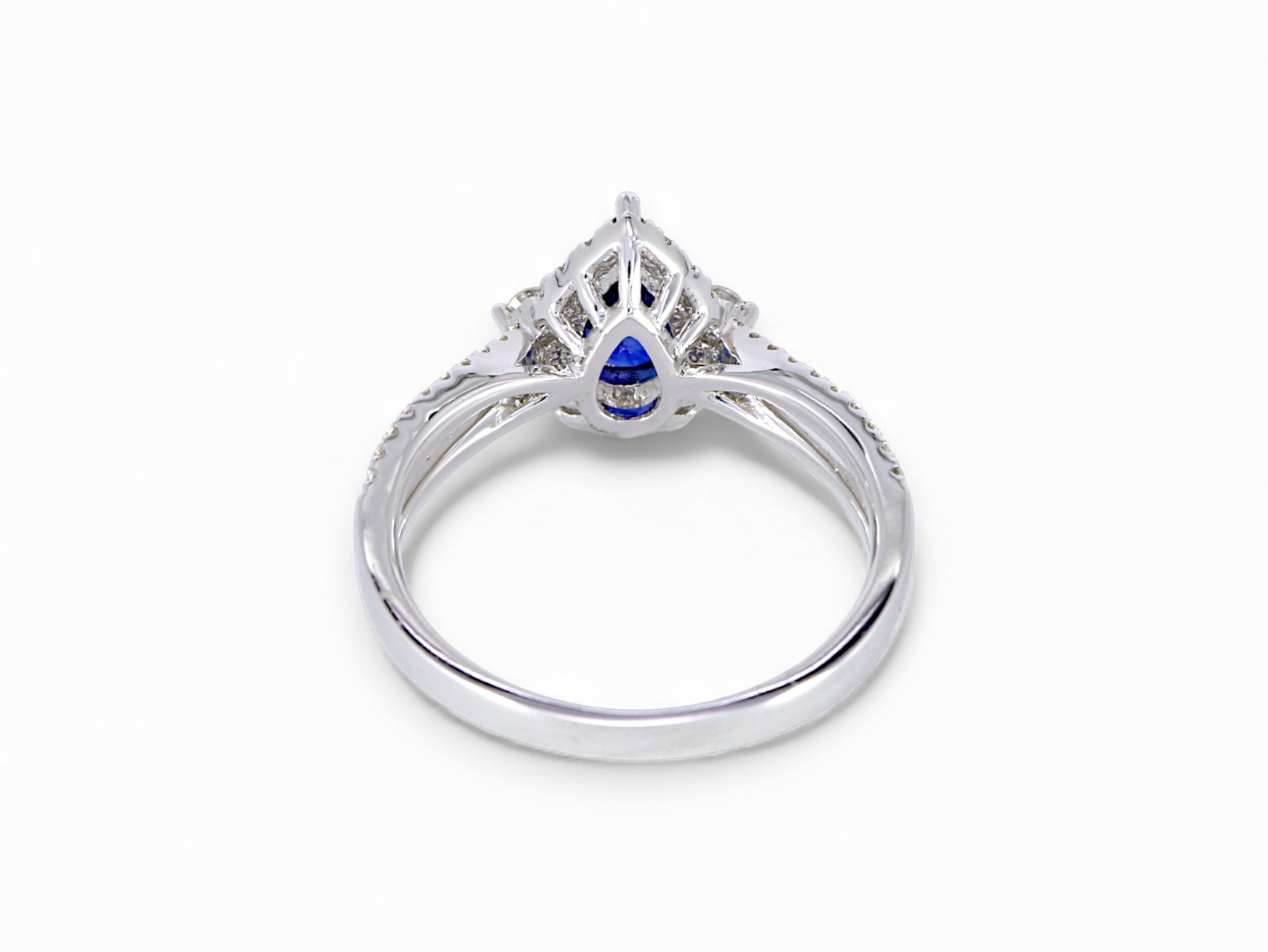 18K White Gold Pear Cut Sapphire with Diamond Halo Ring